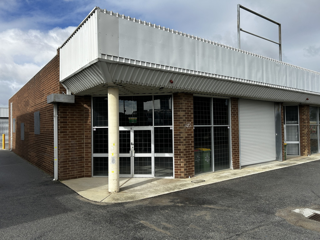 2/4 Dobra Road, Yangebup WA