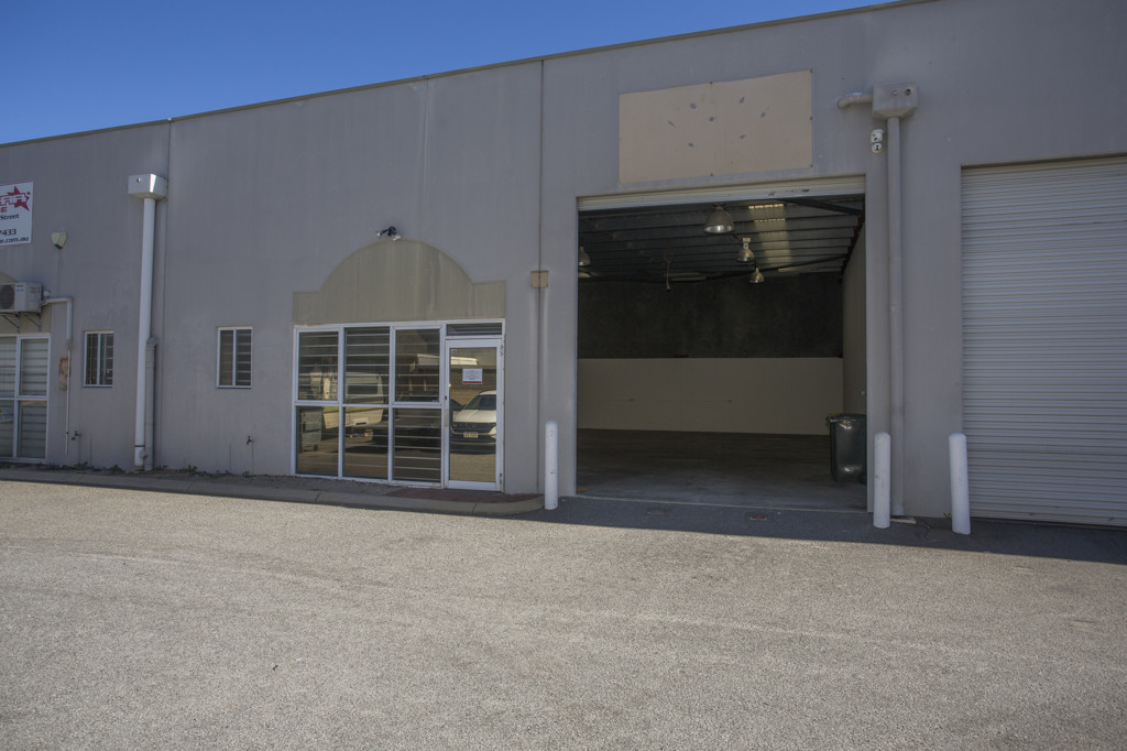 Looking for a warehouse in a prime location
